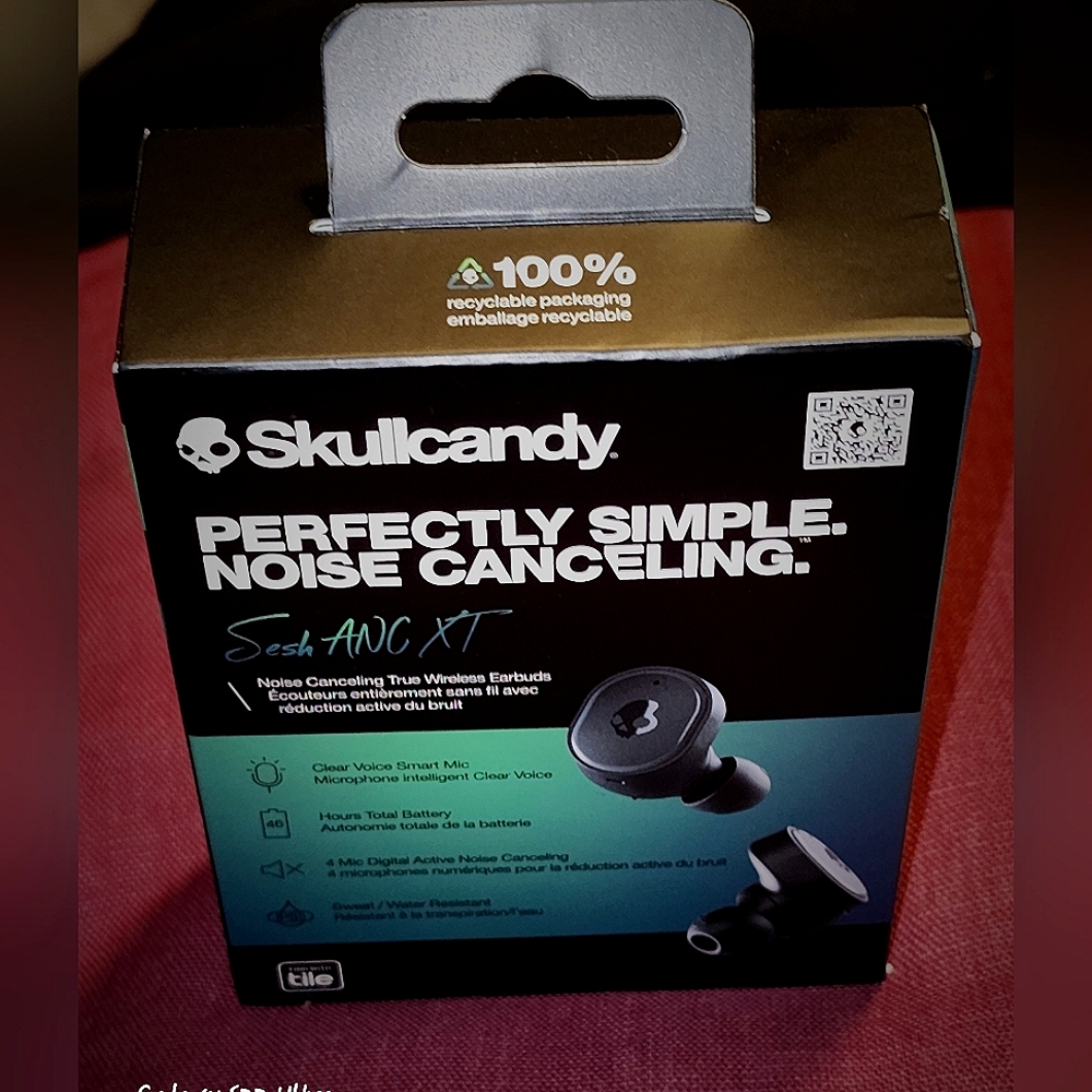 SkullCandy ear-buds
